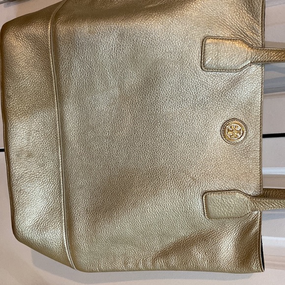 Tory Burch “Michelle” tote in metallic gold - Picture 3 of 7